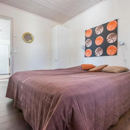 Vuosselinhovi F By Interhome